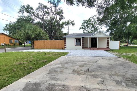 Villa ou maison à vendre à Sarasota, Floride: 3 chambres, 123.75 m2 № 1297239 - photo 2