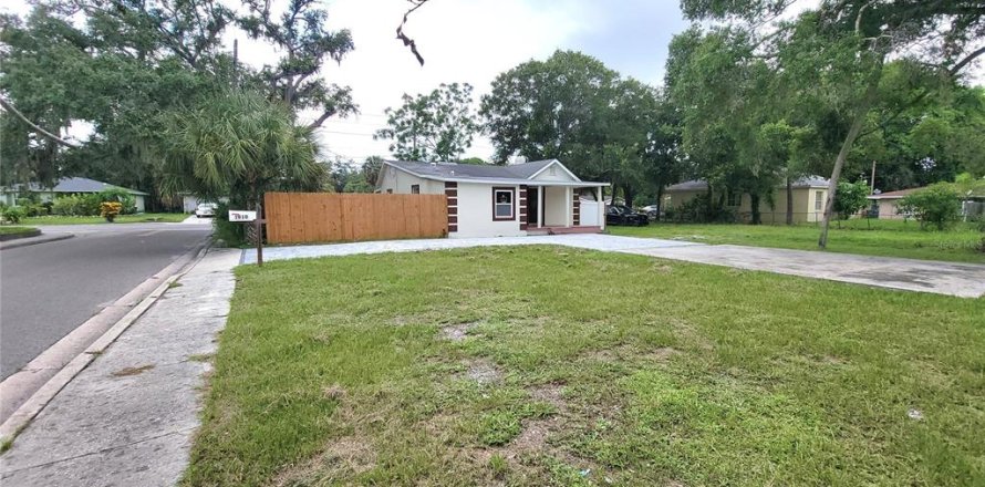 House in Sarasota, Florida 3 bedrooms, 123.75 sq.m. № 1297239