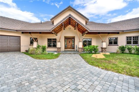 Casa en venta en Coral Springs, Florida, 7 dormitorios, 622.82 m2 № 522507 - foto 7