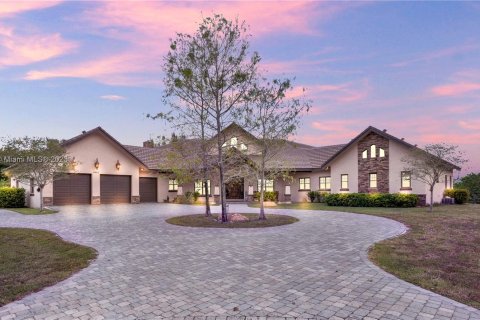 Casa en venta en Coral Springs, Florida, 7 dormitorios, 622.82 m2 № 522507 - foto 1
