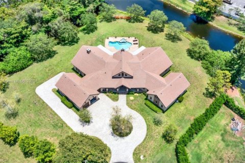 Casa en venta en Coral Springs, Florida, 7 dormitorios, 622.82 m2 № 522507 - foto 2
