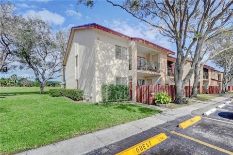 Condo in North Lauderdale, Florida, 3 bedrooms  № 1309310 - photo 1