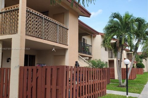 Condominio en venta en North Lauderdale, Florida, 3 dormitorios, 93.83 m2 № 1309310 - foto 18