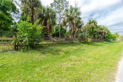 Terreno en venta en North Port, Florida № 1089808 - foto 1