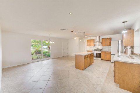 Casa en venta en Land O' Lakes, Florida, 3 dormitorios, 167.22 m2 № 1334089 - foto 2