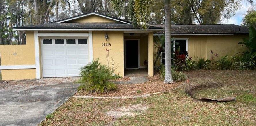 House in Land O' Lakes, Florida 3 bedrooms, 167.22 sq.m. № 1334089