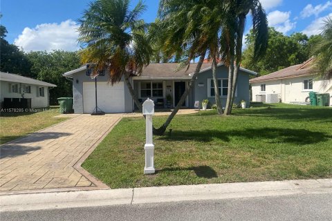 Casa en venta en Tamarac, Florida, 2 dormitorios, 119.57 m2 № 1160949 - foto 4