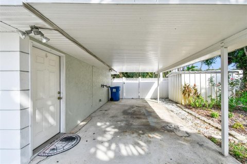 Casa en venta en Saint Petersburg, Florida, 3 dormitorios, 164.34 m2 № 1384738 - foto 16