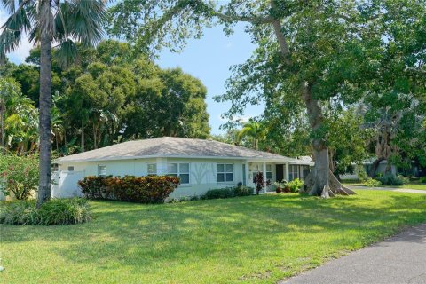 Casa en venta en Saint Petersburg, Florida, 3 dormitorios, 164.34 m2 № 1384738 - foto 2