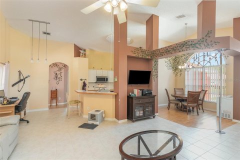 Villa ou maison à vendre à Kissimmee, Floride: 3 chambres, 141.3 m2 № 1383391 - photo 8