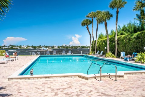 Condo in West Palm Beach, Florida, 1 bedroom  № 1133014 - photo 9