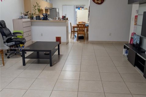 Touwnhouse à vendre à Hialeah, Floride: 3 chambres, 119.29 m2 № 1375868 - photo 6