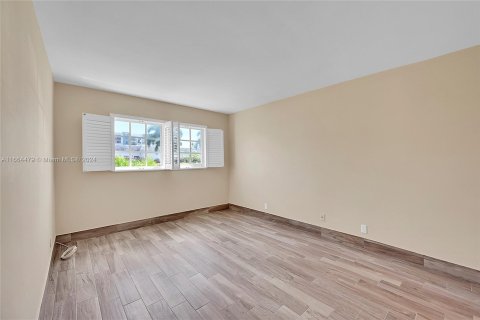 Copropriété à vendre à Wilton Manors, Floride: 2 chambres, 92.9 m2 № 1375778 - photo 17