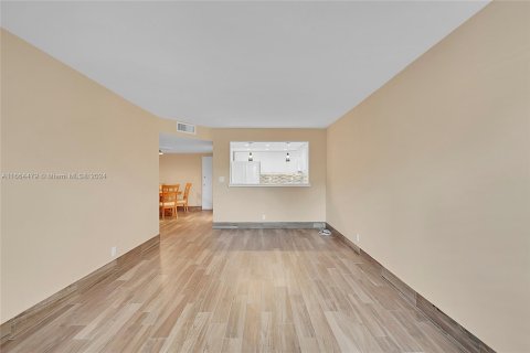 Copropriété à vendre à Wilton Manors, Floride: 2 chambres, 92.9 m2 № 1375778 - photo 12