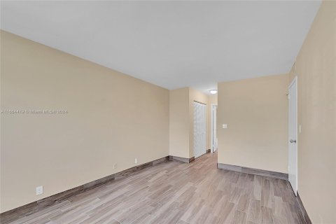 Copropriété à vendre à Wilton Manors, Floride: 2 chambres, 92.9 m2 № 1375778 - photo 19