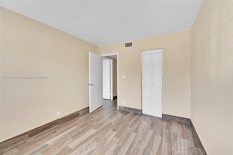 Copropriété à vendre à Wilton Manors, Floride: 2 chambres, 92.9 m2 № 1375778 - photo 26