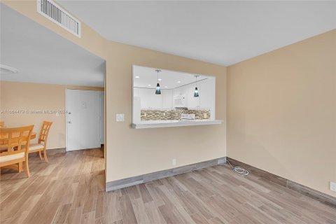 Copropriété à vendre à Wilton Manors, Floride: 2 chambres, 92.9 m2 № 1375778 - photo 14