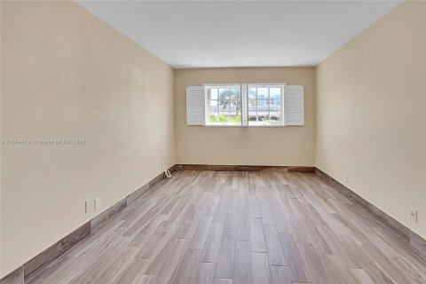 Copropriété à vendre à Wilton Manors, Floride: 2 chambres, 92.9 m2 № 1375778 - photo 20