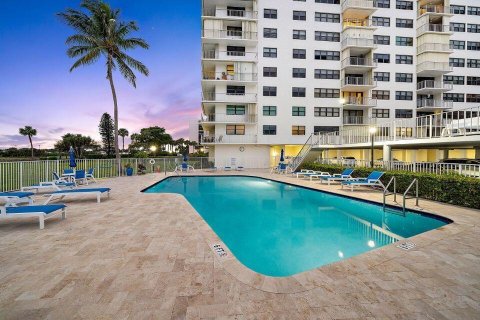 Condominio en venta en North Palm Beach, Florida, 2 dormitorios, 106.19 m2 № 1222546 - foto 18