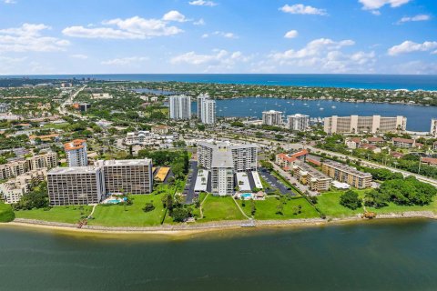 Condominio en venta en North Palm Beach, Florida, 2 dormitorios, 106.19 m2 № 1222546 - foto 1