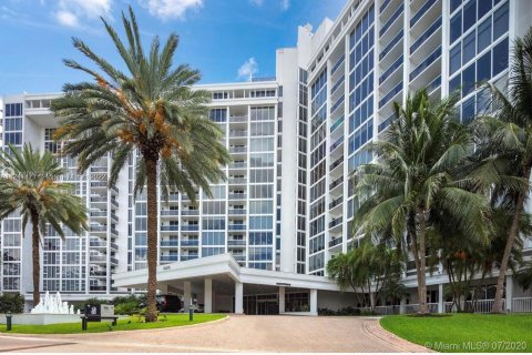 Copropriété à louer à Bal Harbour, Floride: 2 chambres, 98.1 m2 № 27980 - photo 1