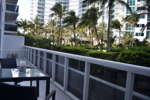 Copropriété à louer à Bal Harbour, Floride: 2 chambres, 98.1 m2 № 27980 - photo 14