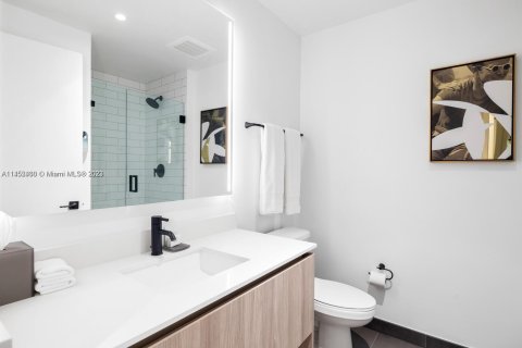 Condo in Miami, Florida, 1 bedroom  № 716207 - photo 14