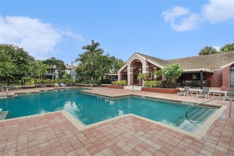 Condo in Saint Petersburg, Florida, 2 bedrooms  № 1287529 - photo 17