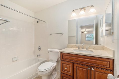 Condo in Saint Petersburg, Florida, 2 bedrooms  № 1287529 - photo 15