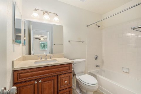 Condo in Saint Petersburg, Florida, 2 bedrooms  № 1287529 - photo 12