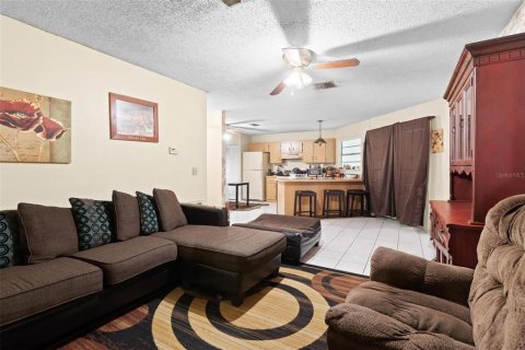 Duplex in Leesburg, Florida 2 bedrooms, 86.68 sq.m. № 1147782 - photo 10