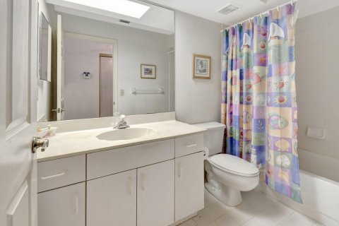 Copropriété à vendre à Boca Raton, Floride: 2 chambres, 117.89 m2 № 1207570 - photo 16