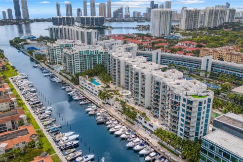 Condo in Aventura, Florida, 3 bedrooms  № 1146121 - photo 29