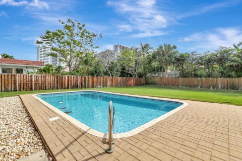 Villa ou maison à vendre à Lauderdale-by-the-Sea, Floride: 3 chambres, 253.53 m2 № 893254 - photo 22
