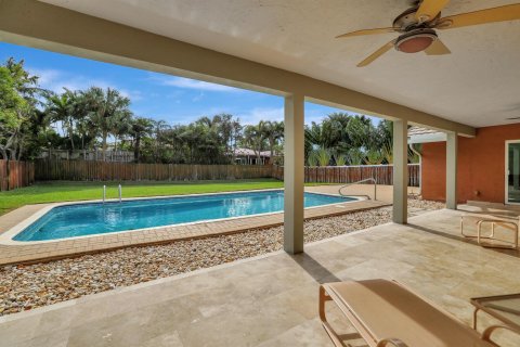 Villa ou maison à vendre à Lauderdale-by-the-Sea, Floride: 3 chambres, 253.53 m2 № 893254 - photo 24