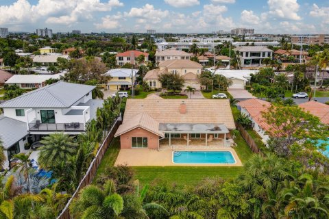 Villa ou maison à vendre à Lauderdale-by-the-Sea, Floride: 3 chambres, 253.53 m2 № 893254 - photo 13
