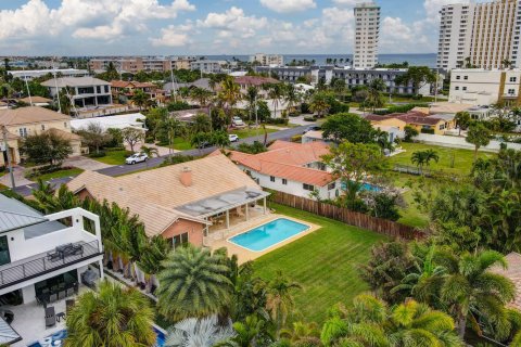 Villa ou maison à vendre à Lauderdale-by-the-Sea, Floride: 3 chambres, 253.53 m2 № 893254 - photo 14