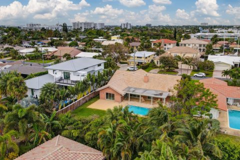 Villa ou maison à vendre à Lauderdale-by-the-Sea, Floride: 3 chambres, 253.53 m2 № 893254 - photo 12