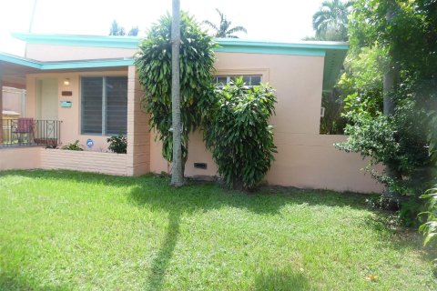 House in North Miami Beach, Florida 2 bedrooms, 134.71 sq.m. № 925285 - photo 6