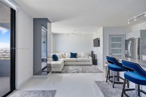 Condo in Miami Beach, Florida, 1 bedroom  № 818613 - photo 8