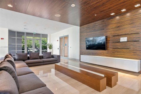 Condo in Miami Beach, Florida, 1 bedroom  № 818613 - photo 29