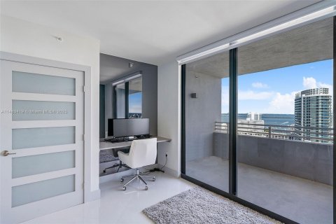 Condo in Miami Beach, Florida, 1 bedroom  № 818613 - photo 22