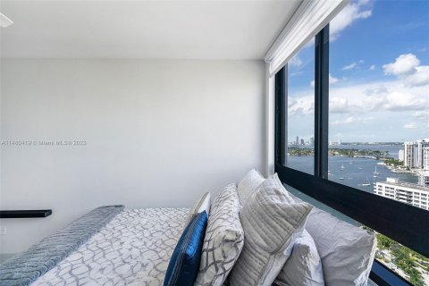 Condo in Miami Beach, Florida, 1 bedroom  № 818613 - photo 14