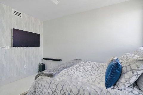 Condominio en venta en Miami Beach, Florida, 1 dormitorio, 73.67 m2 № 818613 - foto 18