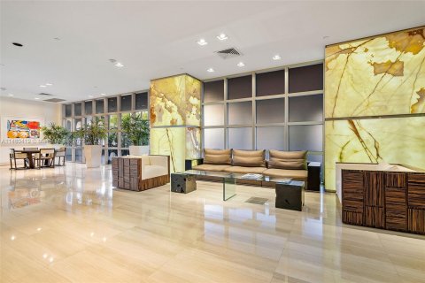 Condo in Miami Beach, Florida, 1 bedroom  № 818613 - photo 21