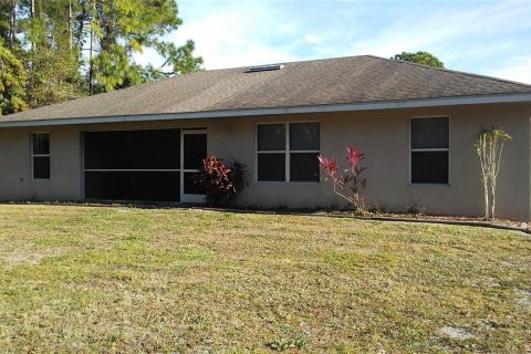 House in North Port, Florida 3 bedrooms, 142.23 sq.m. № 1386370 - photo 2