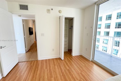 Copropriété à vendre à Miami, Floride: 3 chambres, 114.46 m2 № 1168225 - photo 3