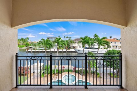 Casa en venta en Fort Lauderdale, Florida, 4 dormitorios, 410.63 m2 № 962333 - foto 23