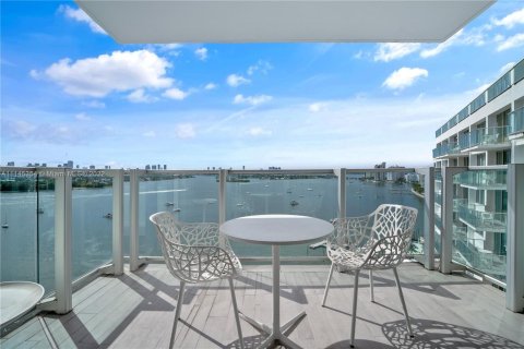 Condominio en venta en Miami Beach, Florida, 1 dormitorio, 64.47 m2 № 26782 - foto 1