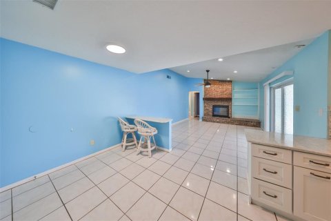 Villa ou maison à vendre à Valrico, Floride: 4 chambres, 190.73 m2 № 1340885 - photo 8